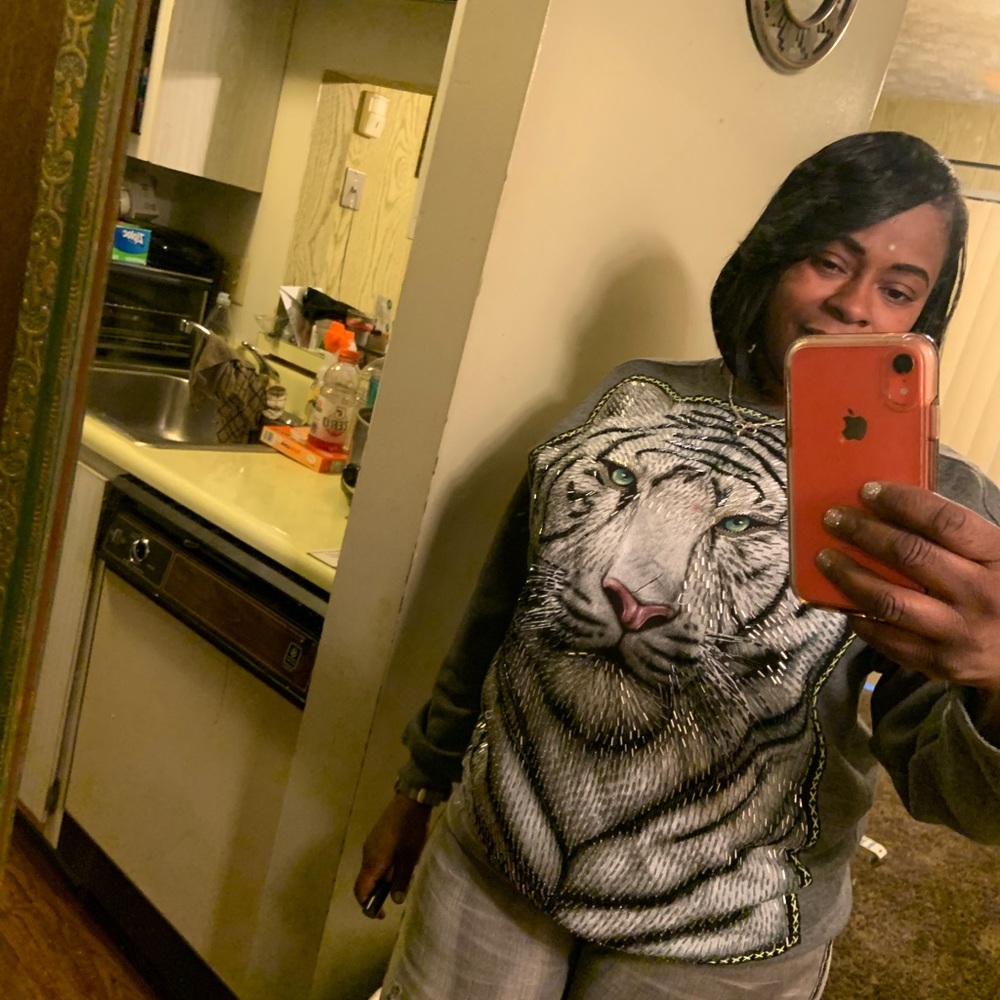 Meet your Posher, Latisha